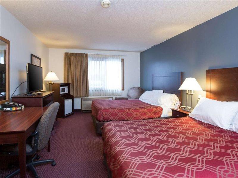Travelodge by Wyndham Merrill Eksteriør billede