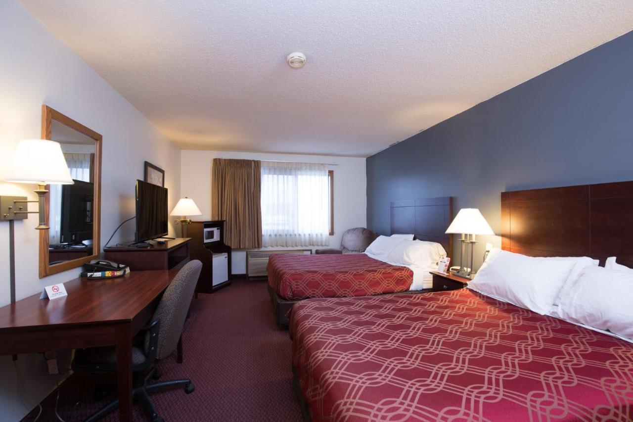 Travelodge by Wyndham Merrill Eksteriør billede