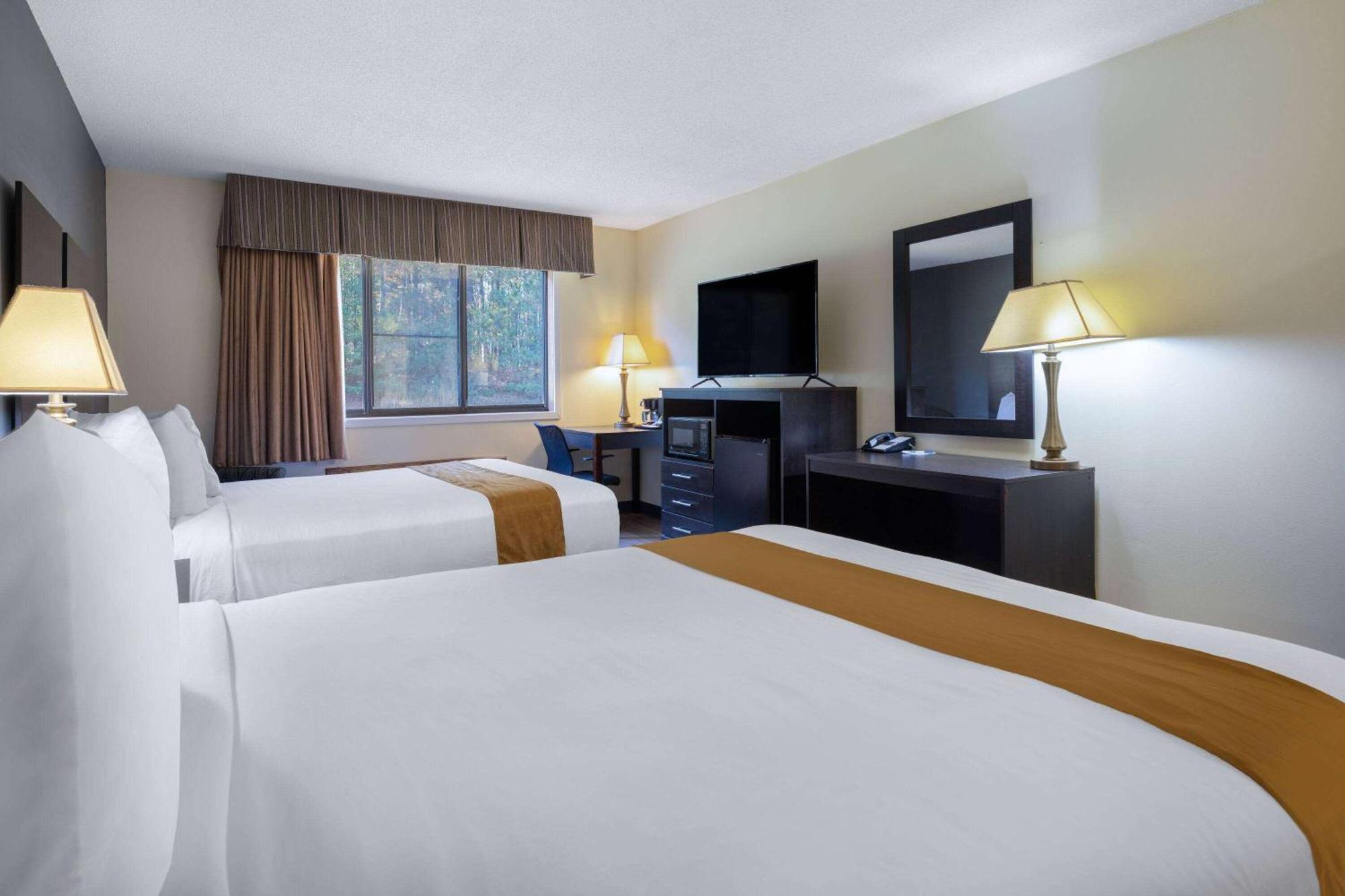 Travelodge by Wyndham Merrill Eksteriør billede