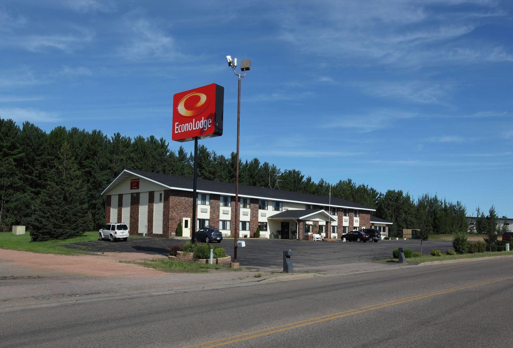Travelodge by Wyndham Merrill Eksteriør billede
